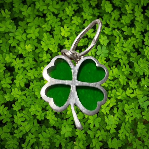 Sterling Silver Plique a Jour Style Clover Charm 3/4 inch - Picture 1 of 3